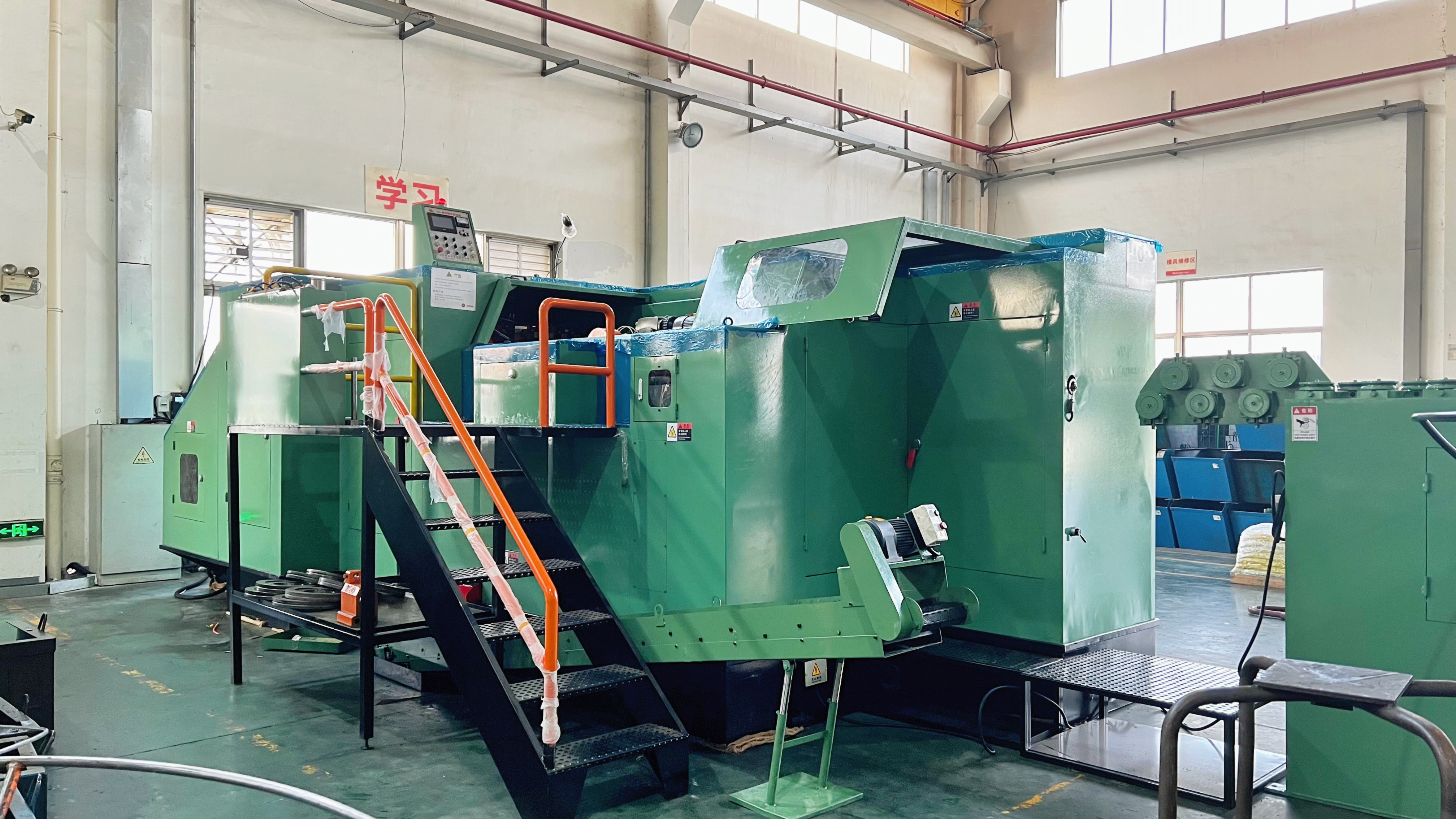 ကျွန်ုပ်တို့၏ကိရိယာများကို အဆင့်မြှင့်တင်ခြင်း၊ ကျွန်ုပ်တို့၏လက်ရာကို ပြီးပြည့်စုံစေခြင်း- Jinsixi သည် အရွယ်အစားကြီးမားသော ချိတ်များထုတ်လုပ်ရန်အတွက် 24B အအေးပေးစက်ကို မိတ်ဆက်ပေးသည်